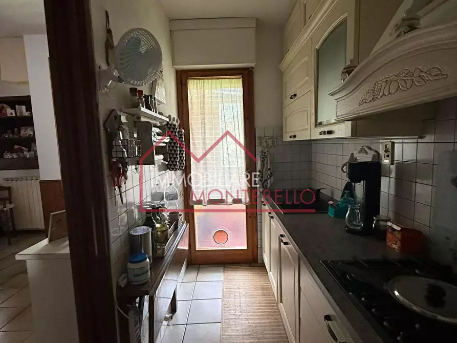 Immagine 16 di Appartamento in vendita  a Camaiore