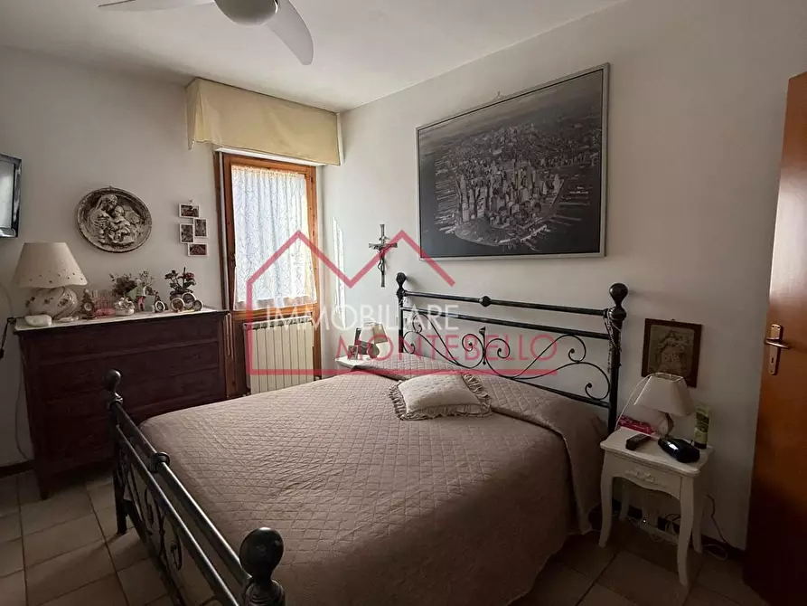 Immagine 30 di Appartamento in vendita  a Camaiore