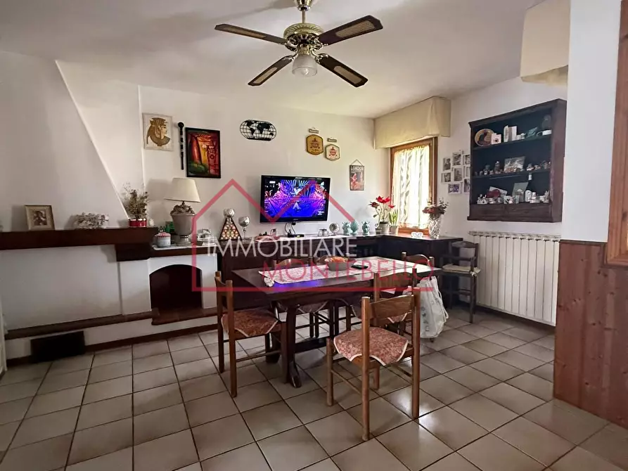 Immagine 6 di Appartamento in vendita  a Camaiore