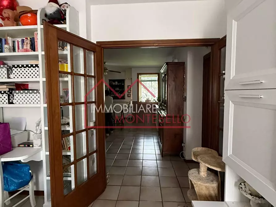 Immagine 17 di Appartamento in vendita  a Camaiore