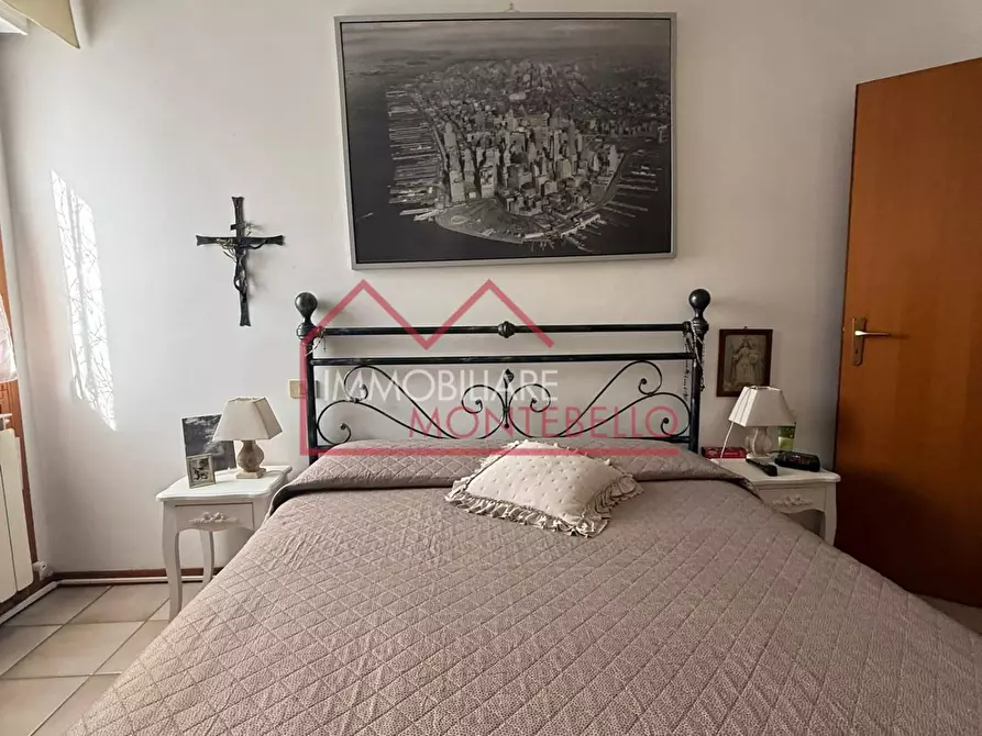 Immagine 27 di Appartamento in vendita  a Camaiore