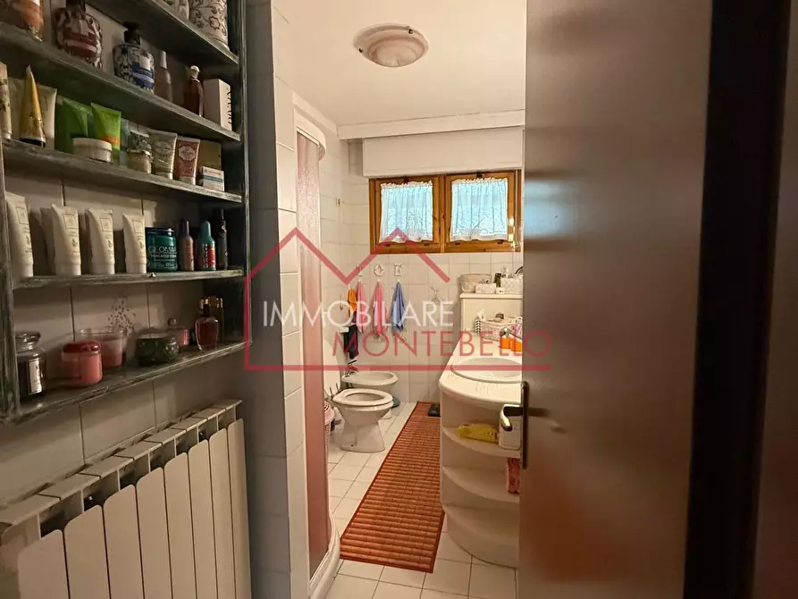 Immagine 24 di Appartamento in vendita  a Camaiore