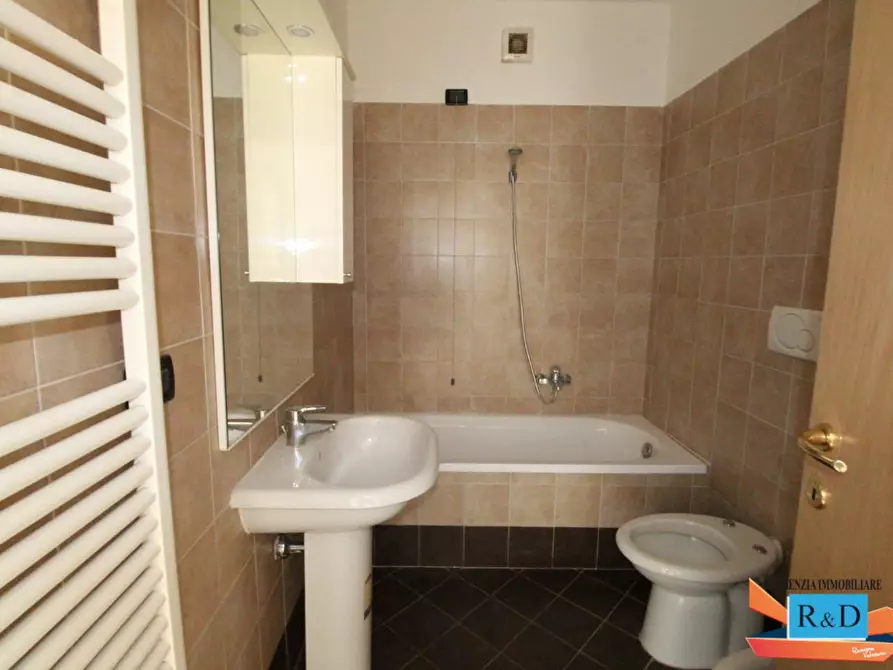 Immagine 6 di Appartamento in vendita  a Colle Di Val D'elsa