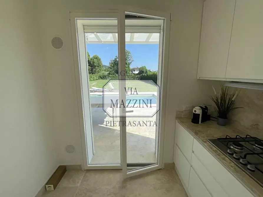 Immagine 14 di Villa in vendita  a Pietrasanta