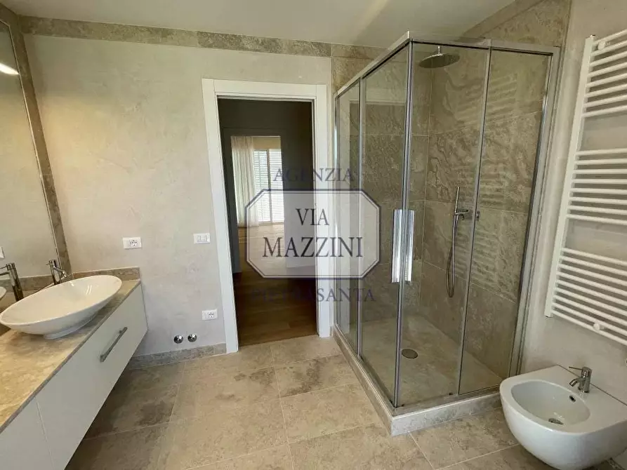 Immagine 25 di Villa in vendita  a Pietrasanta