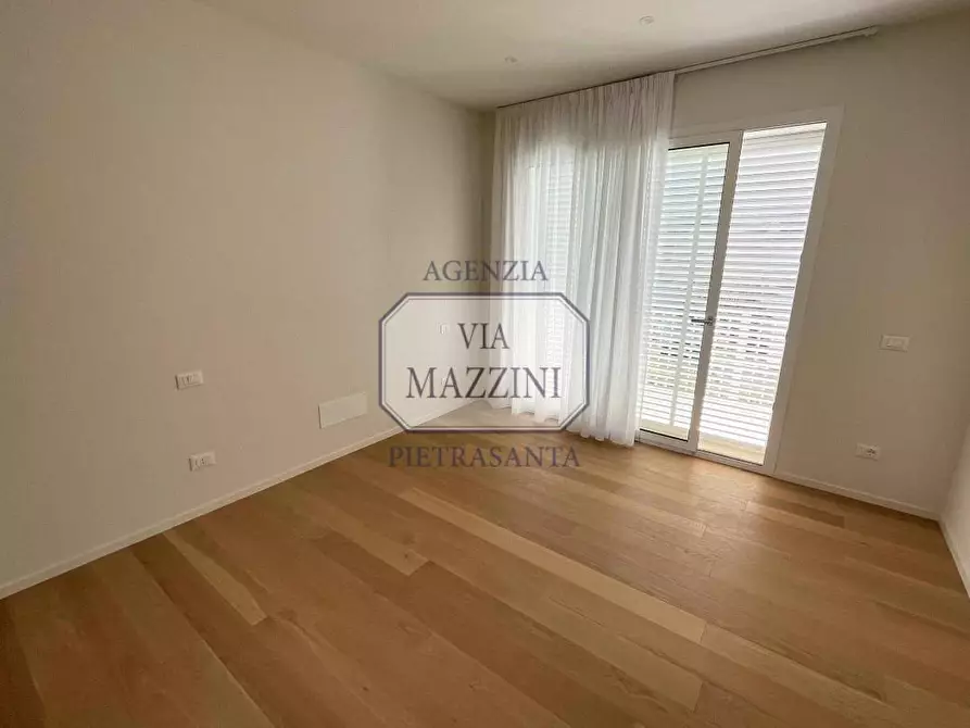 Immagine 23 di Villa in vendita  a Pietrasanta