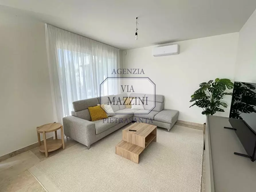 Immagine 8 di Villa in vendita  a Pietrasanta