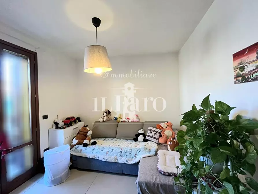 Immagine 12 di Appartamento in vendita  a Campi Bisenzio