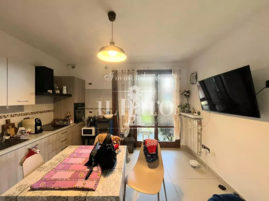 Immagine 8 di Appartamento in vendita  a Campi Bisenzio