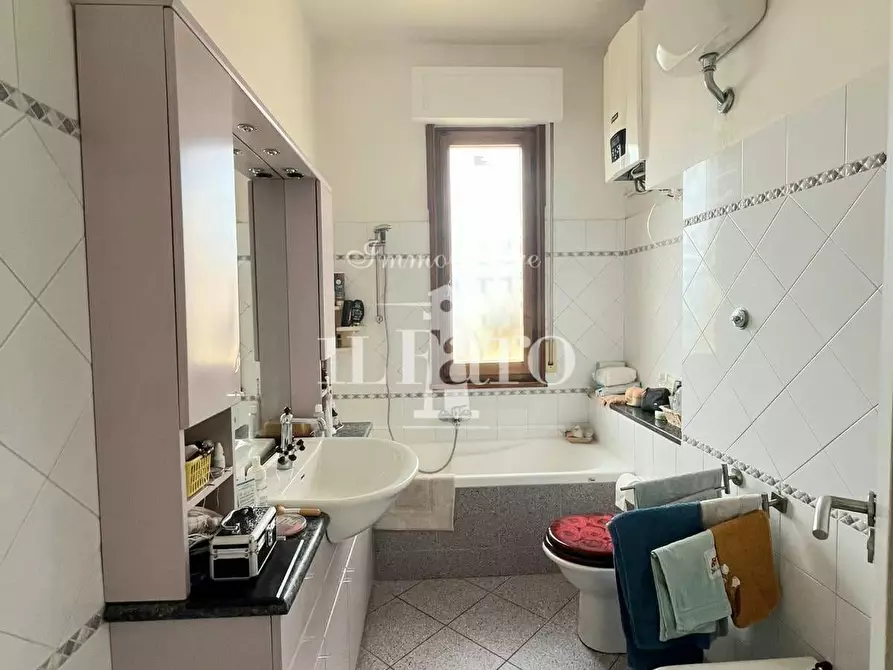 Immagine 17 di Appartamento in vendita  a Campi Bisenzio