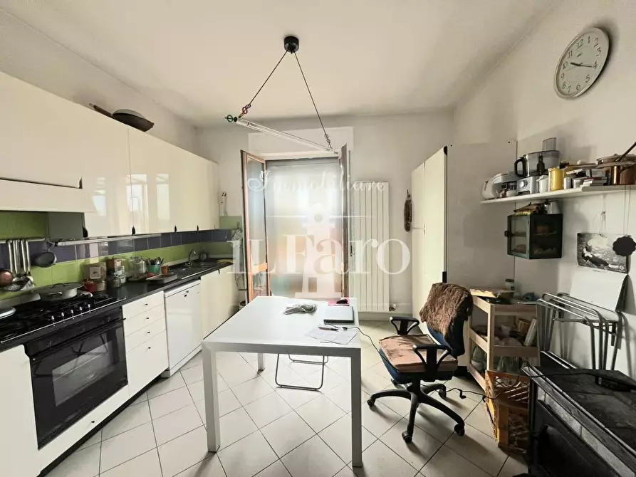 Immagine 6 di Appartamento in vendita  a Campi Bisenzio