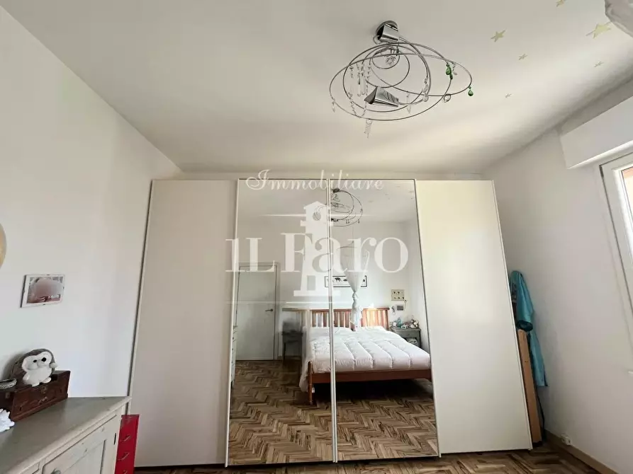 Immagine 13 di Appartamento in vendita  a Campi Bisenzio