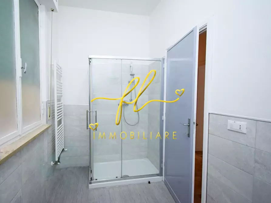 Immagine 9 di Appartamento in vendita  a Livorno