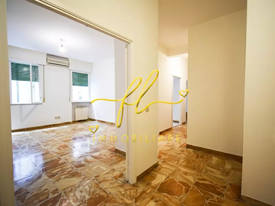 Immagine 18 di Appartamento in vendita  a Livorno