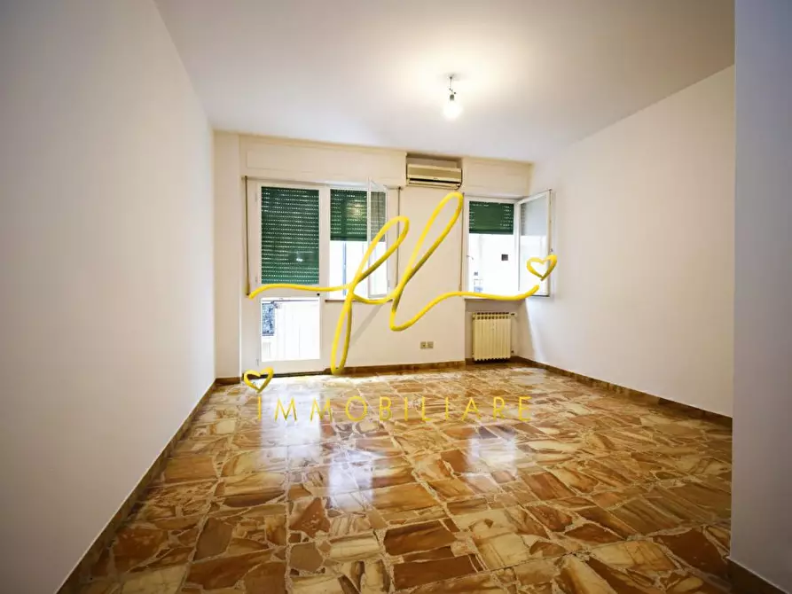 Immagine 16 di Appartamento in vendita  a Livorno