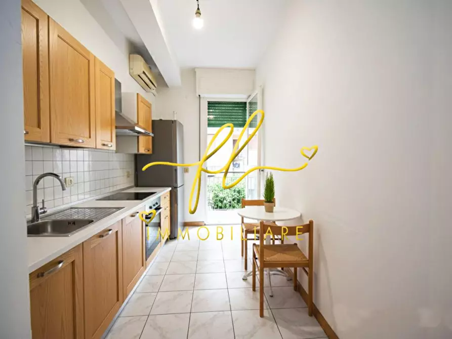 Immagine 4 di Appartamento in vendita  a Livorno