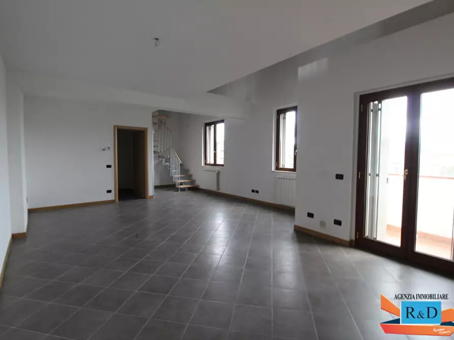 Immagine 3 di Appartamento in vendita  a Colle Di Val D'elsa