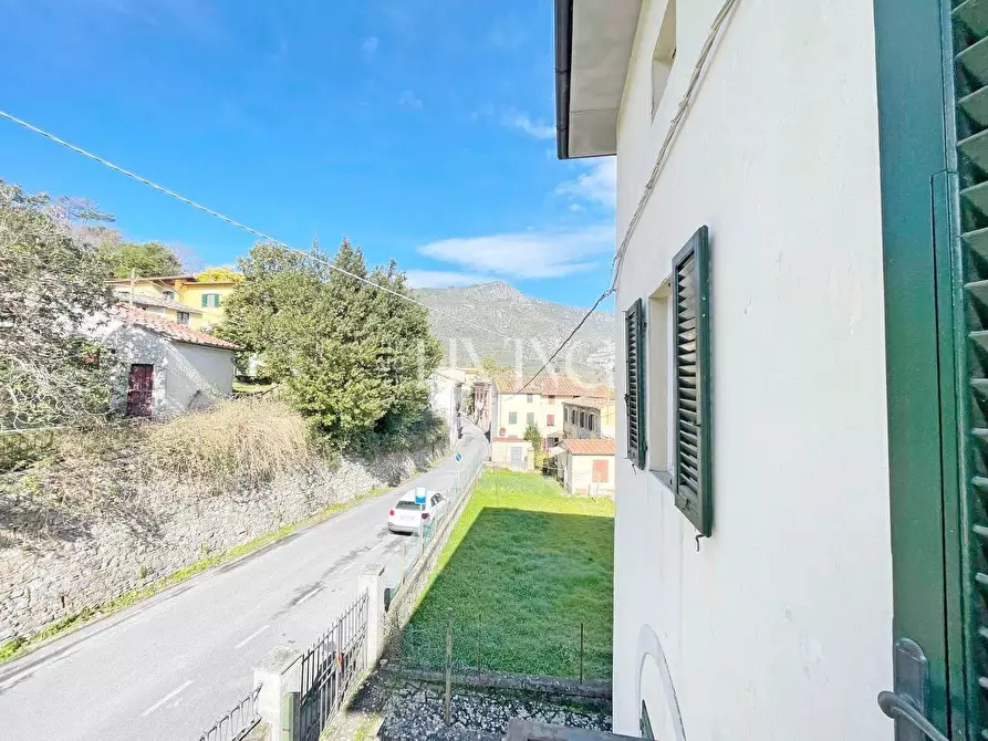 Immagine 46 di Villa in vendita  a Lucca