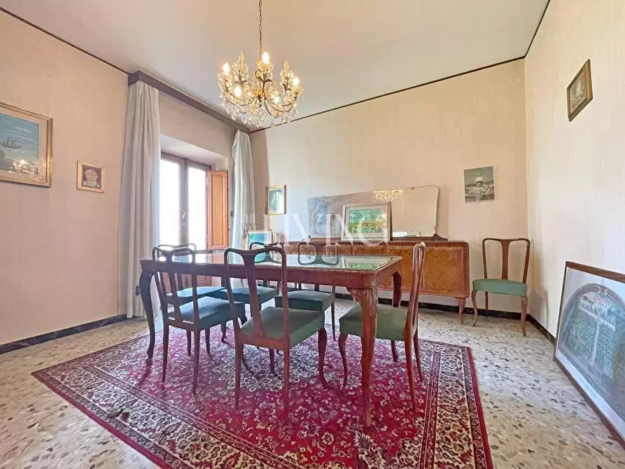 Immagine 18 di Villa in vendita  a Lucca