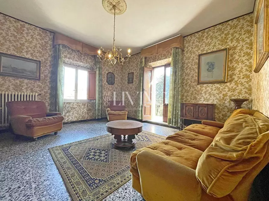 Immagine 13 di Villa in vendita  a Lucca
