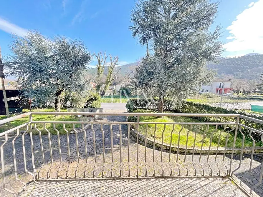 Immagine 20 di Villa in vendita  a Lucca