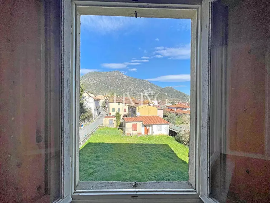 Immagine 29 di Villa in vendita  a Lucca