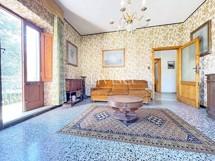 Immagine 15 di Villa in vendita  a Lucca