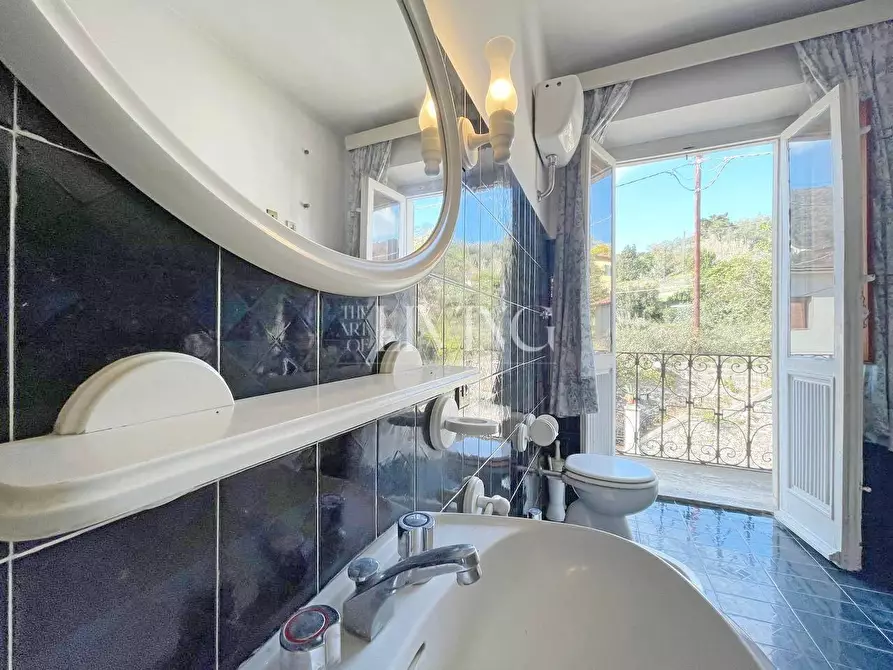 Immagine 30 di Villa in vendita  a Lucca