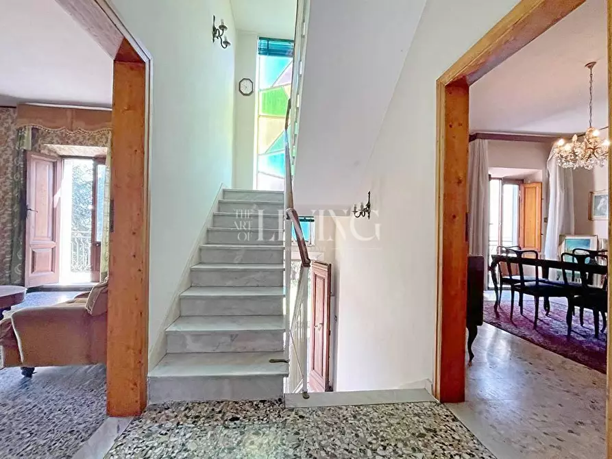 Immagine 21 di Villa in vendita  a Lucca