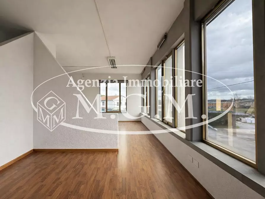 Immagine 20 di Capannone industriale in vendita  a Bientina