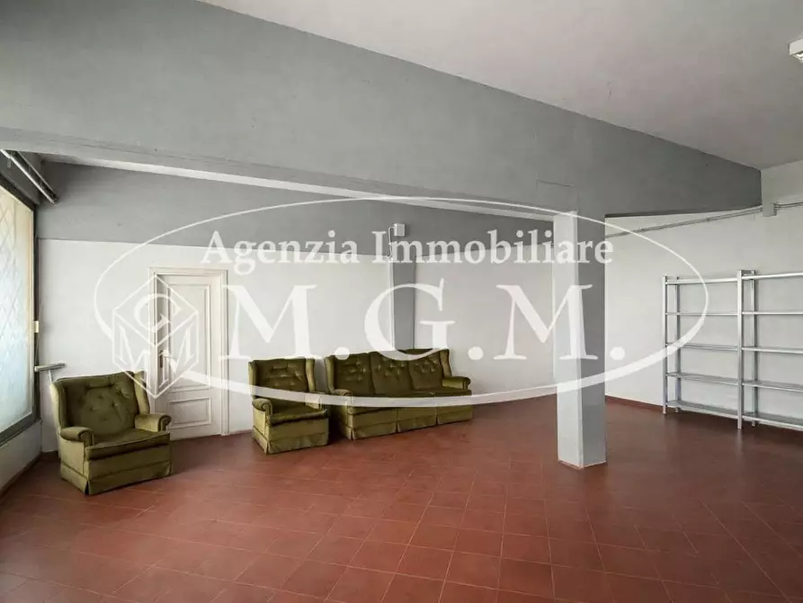 Immagine 11 di Capannone industriale in affitto  a Bientina