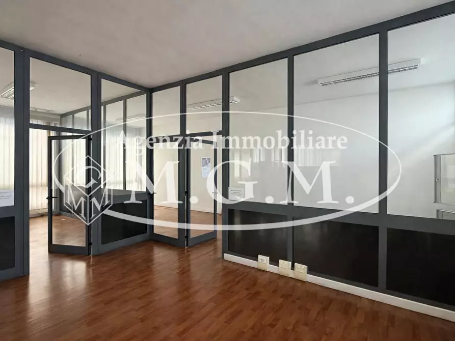 Immagine 17 di Capannone industriale in affitto  a Bientina