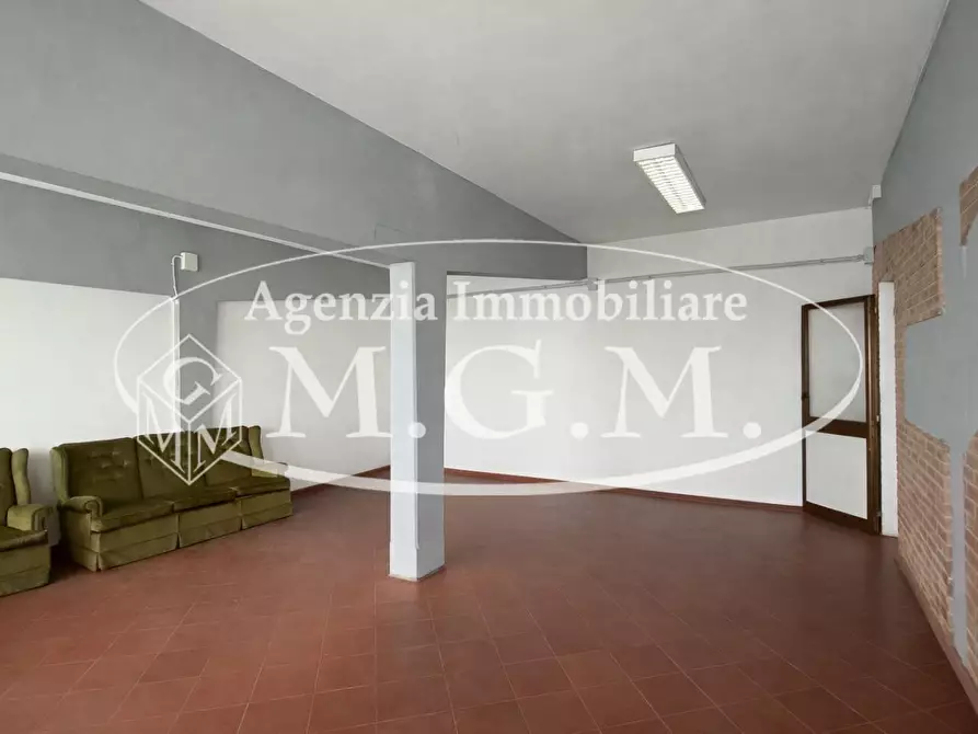Immagine 12 di Capannone industriale in affitto  a Bientina