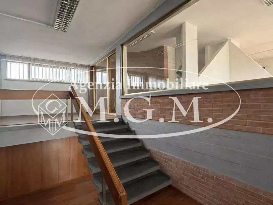 Immagine 13 di Capannone industriale in affitto  a Bientina