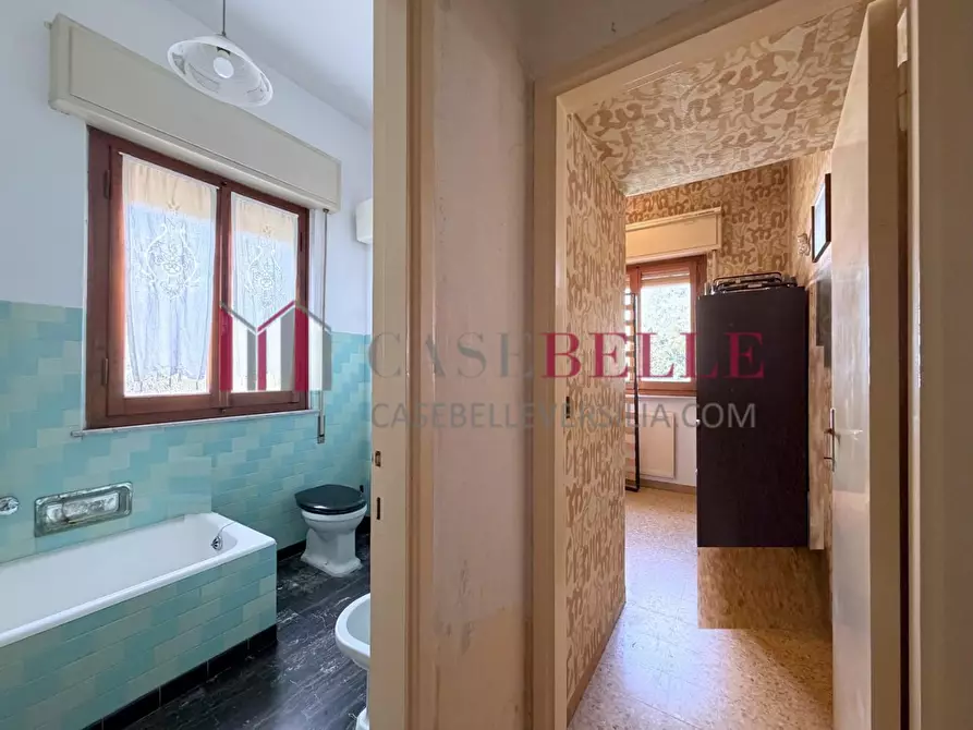 Immagine 43 di Casa indipendente in vendita  a Seravezza