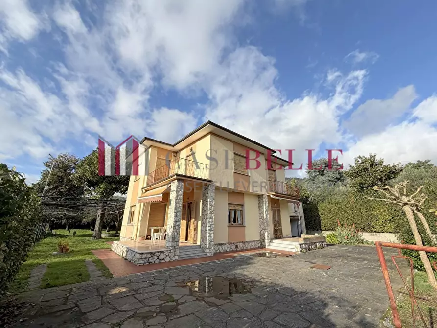 Immagine 1 di Casa indipendente in vendita  a Seravezza