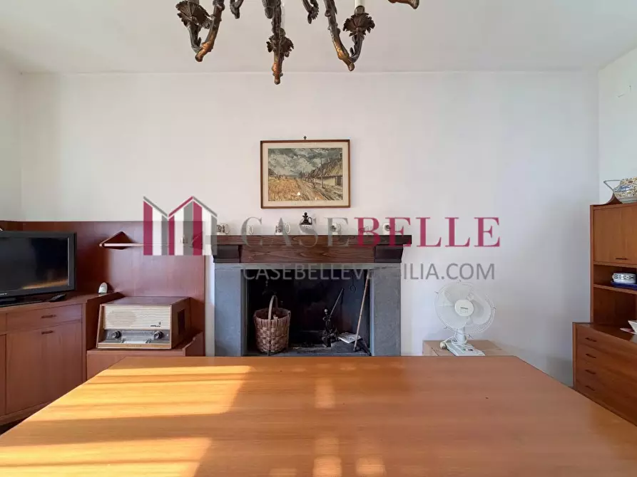 Immagine 9 di Casa indipendente in vendita  a Seravezza