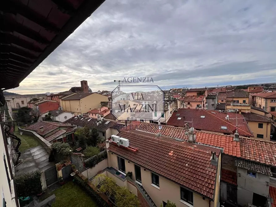 Immagine 27 di Appartamento in affitto  a Pietrasanta