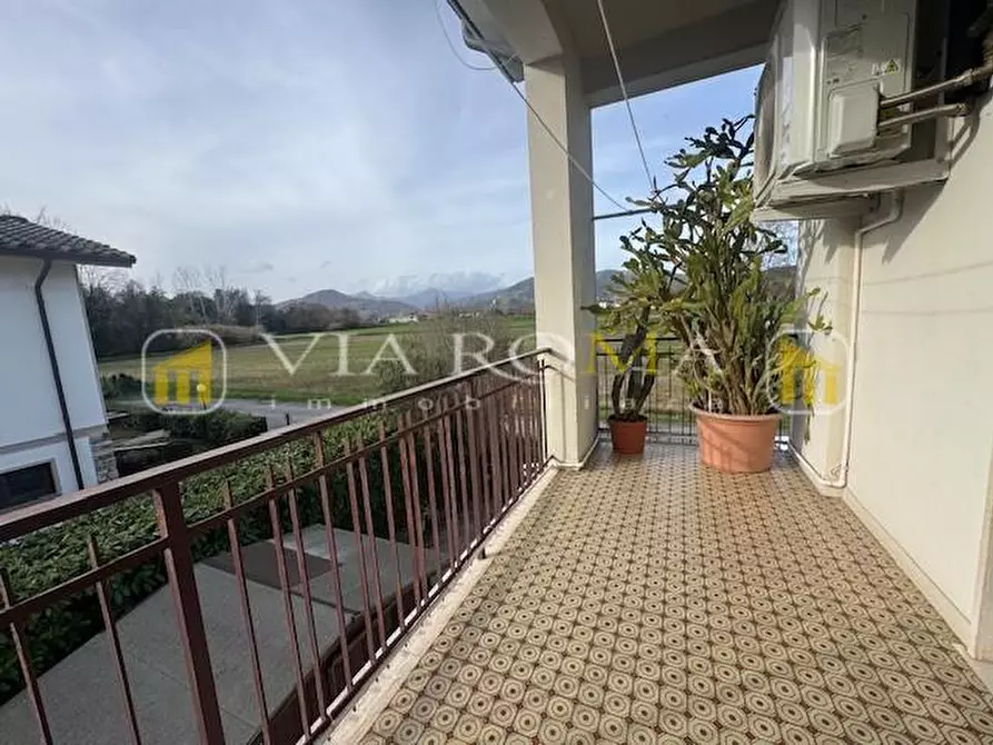 Immagine 22 di Appartamento in vendita  a Lucca