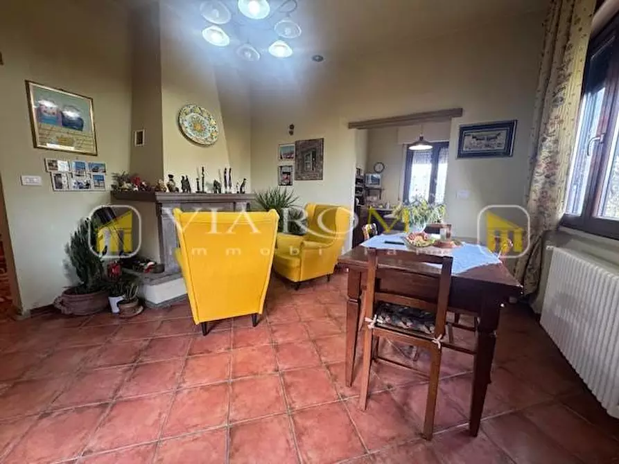 Immagine 18 di Appartamento in vendita  a Lucca