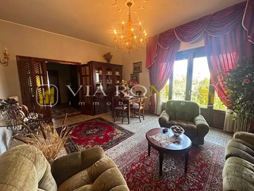 Immagine 3 di Appartamento in vendita  a Lucca