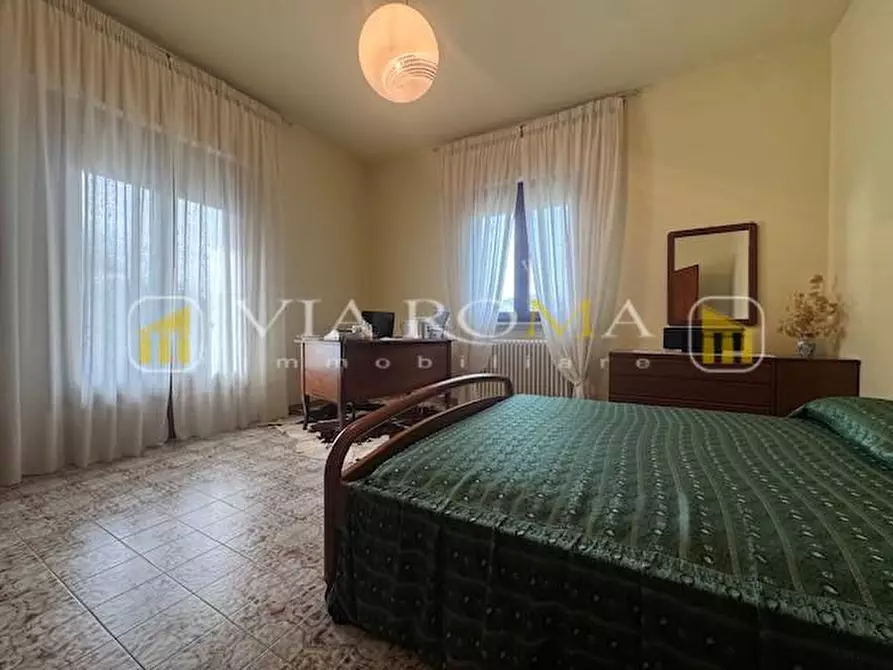 Immagine 21 di Appartamento in vendita  a Lucca