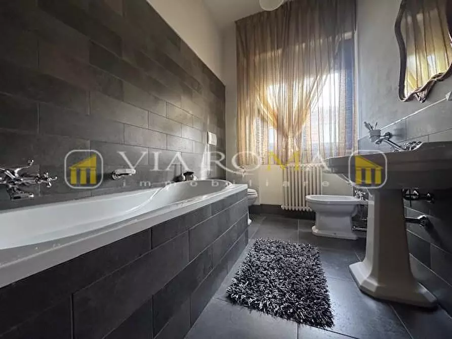 Immagine 25 di Appartamento in vendita  a Lucca