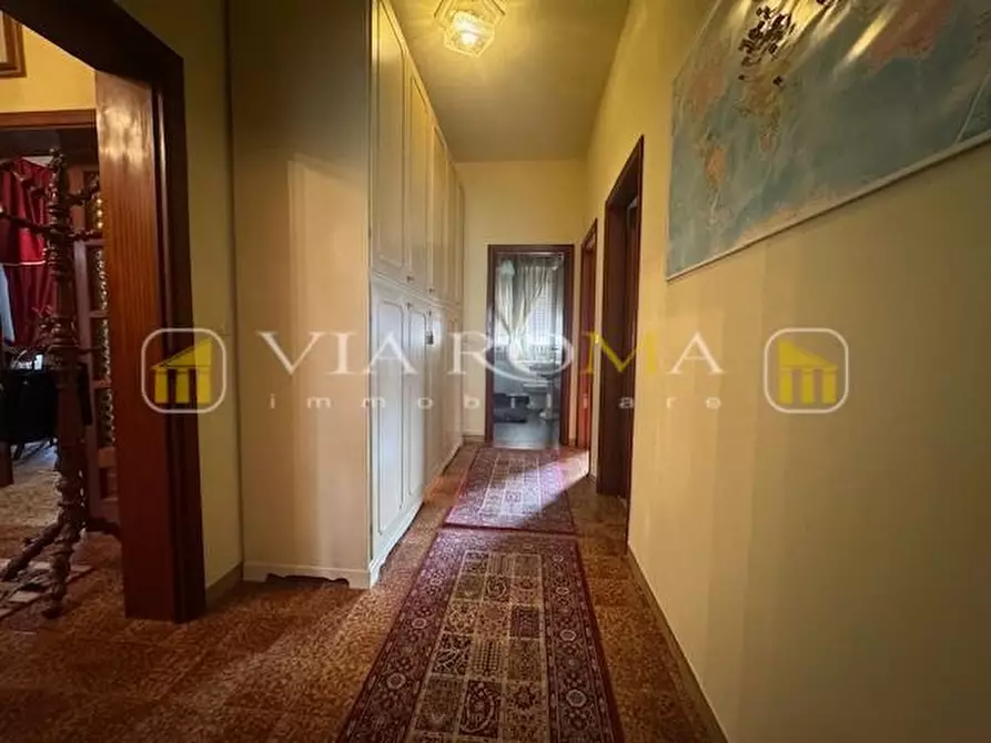 Immagine 20 di Appartamento in vendita  a Lucca