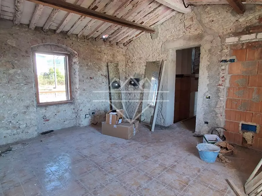 Immagine 12 di Casa semindipendente in vendita  a Carrara