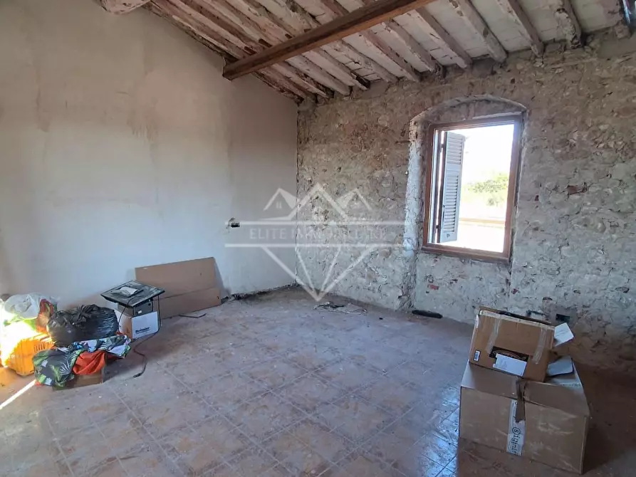 Immagine 13 di Casa semindipendente in vendita  a Carrara