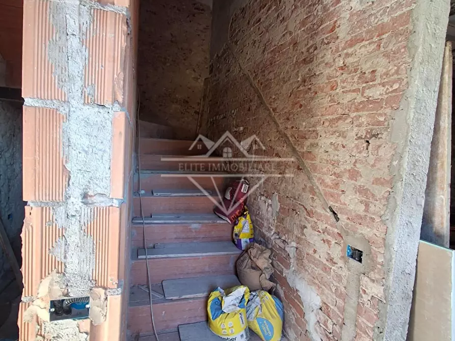 Immagine 15 di Casa semindipendente in vendita  a Carrara