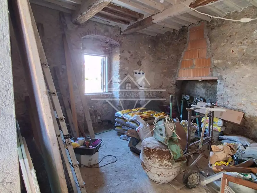 Immagine 11 di Casa semindipendente in vendita  a Carrara