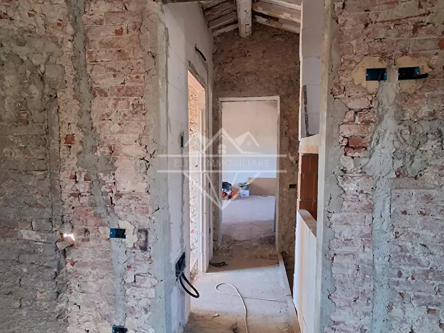 Immagine 4 di Casa semindipendente in vendita  a Carrara