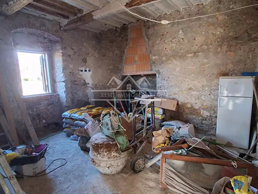 Immagine 14 di Casa semindipendente in vendita  a Carrara